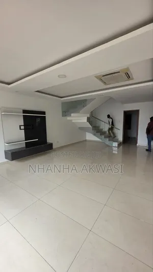 4bdrm House in Community 10, Sakumono for rent