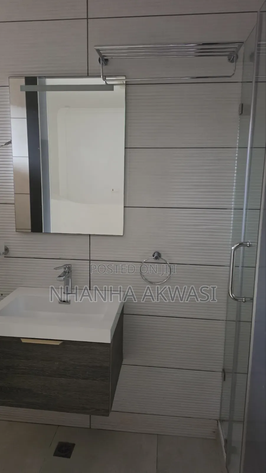 4bdrm House in Community 10, Sakumono for rent