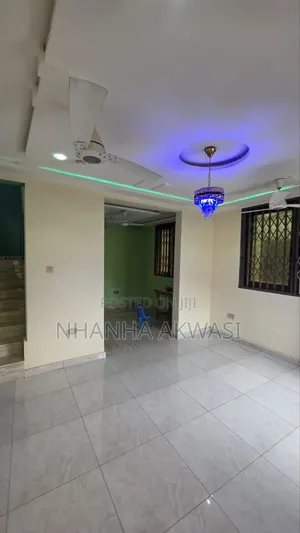 4bdrm Apartment in Community 12, Sakumono for rent