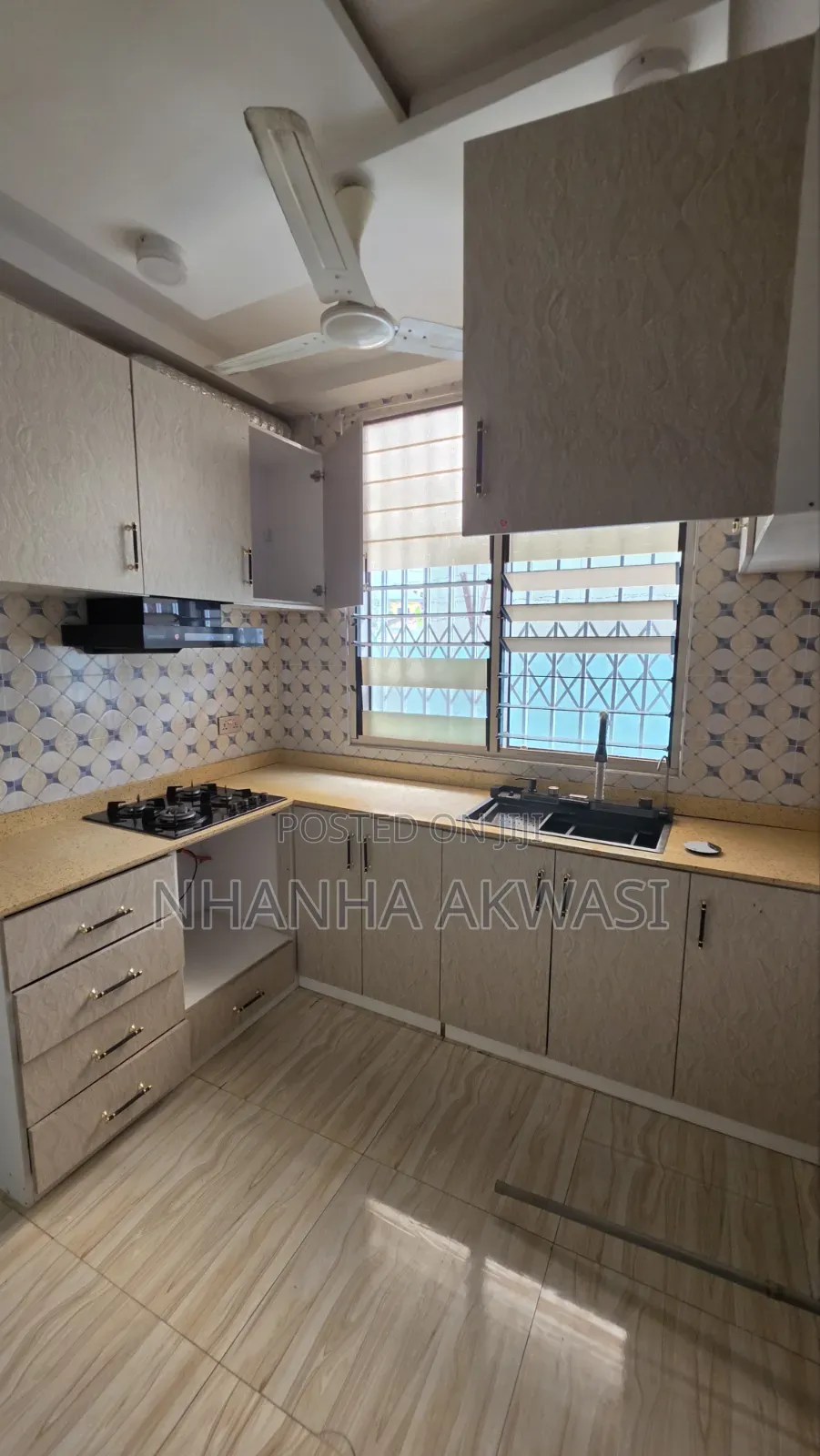 4bdrm Apartment in Community 12, Sakumono for rent