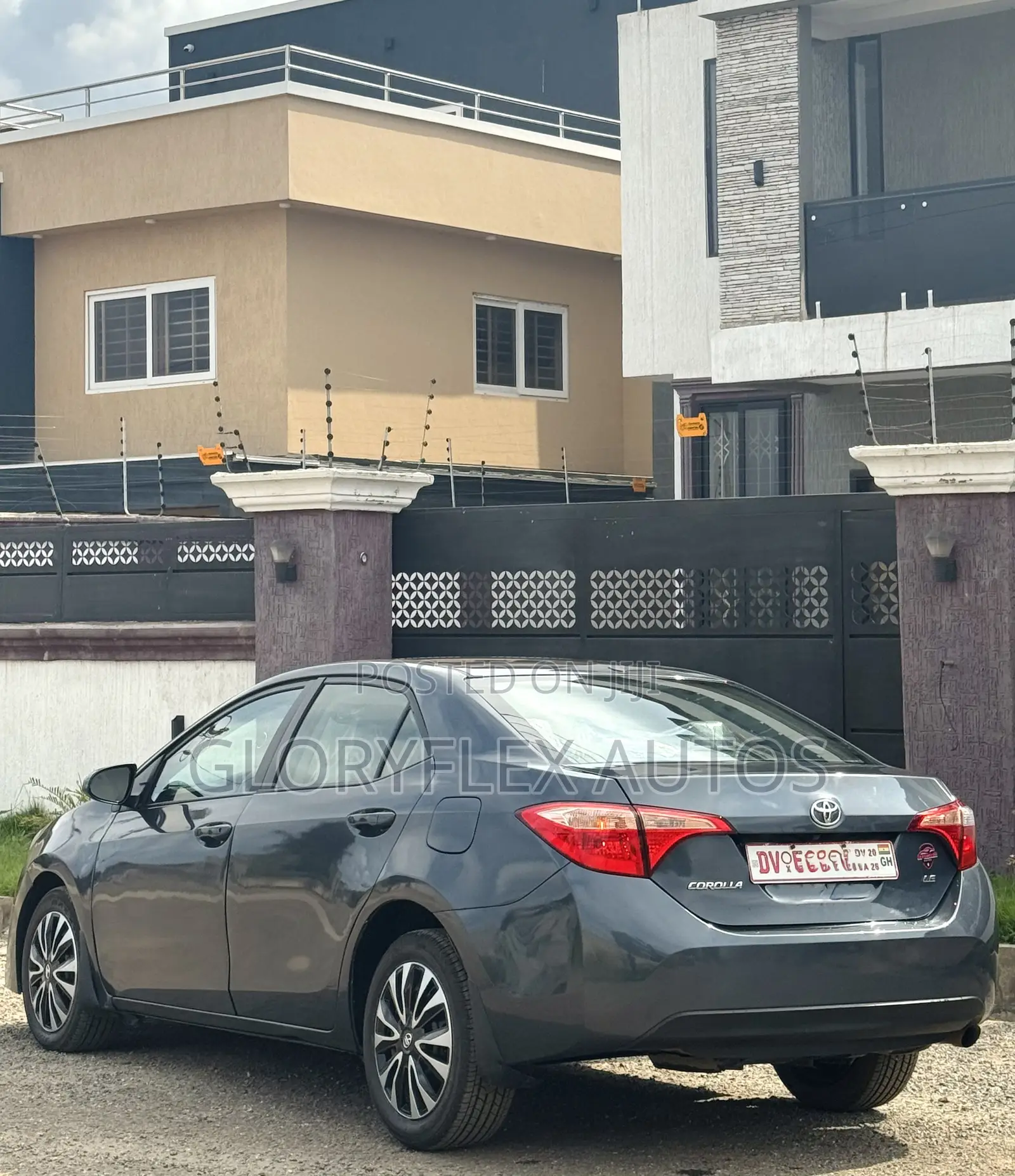 Toyota Corolla LE 4dr Sedan (1.8L 4cyl CVT) 2017 Gray