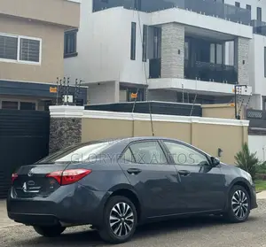 Toyota Corolla LE 4dr Sedan (1.8L 4cyl CVT) 2017 Gray