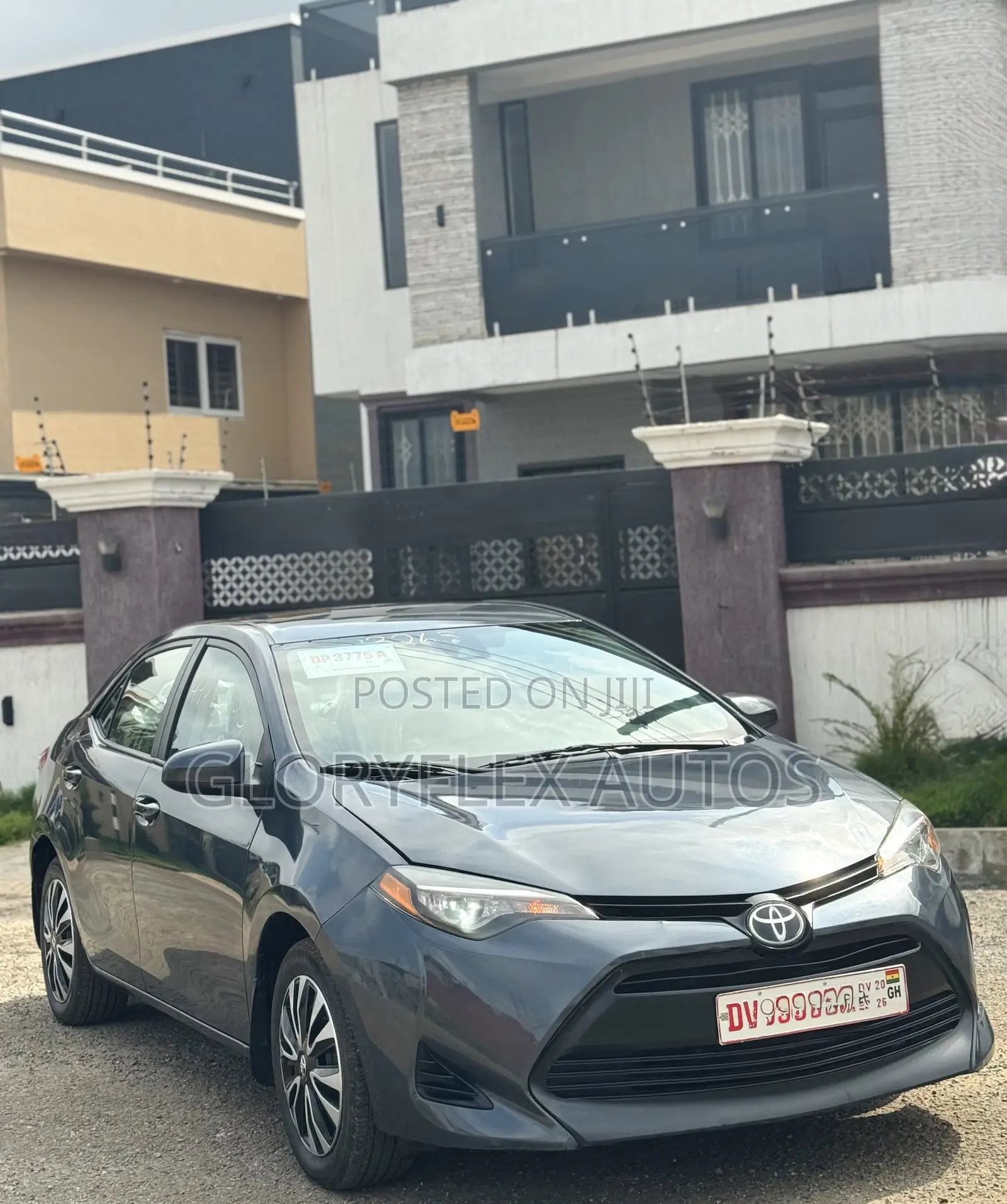 Toyota Corolla LE 4dr Sedan (1.8L 4cyl CVT) 2017 Gray