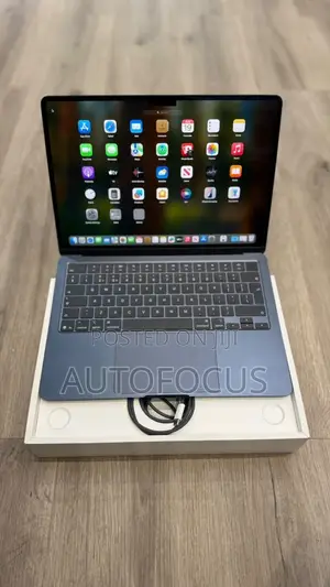 Laptop Apple MacBook Air 2025 M4 16GB Apple M4 SSD 256GB