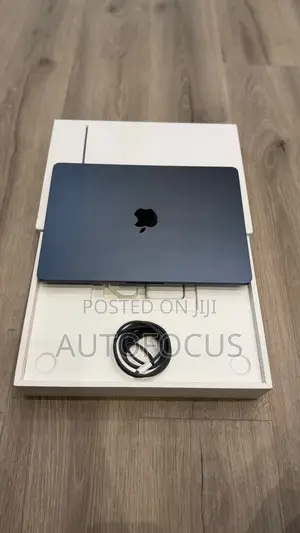 Laptop Apple MacBook Air 2025 M4 16GB Apple M4 SSD 256GB
