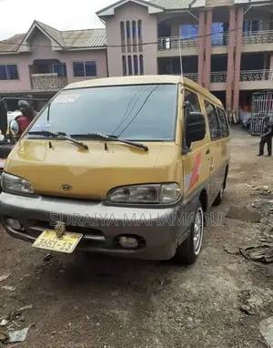 Hyundai H-100 2001 Yellow