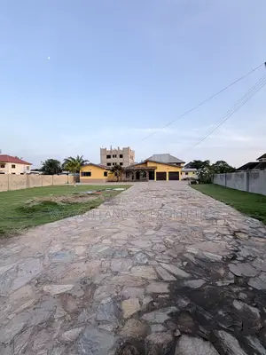 4bdrm House in Kasapreko, Spintex for rent