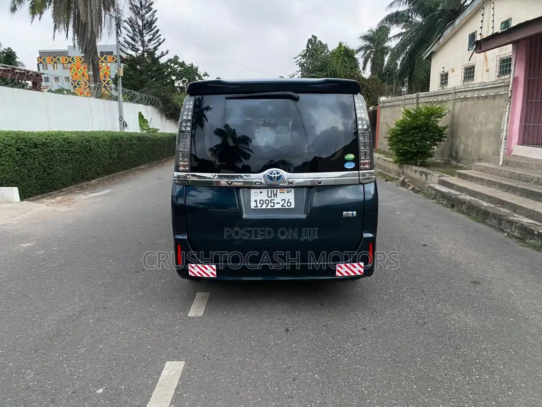 Toyota Voxy 2014 Black