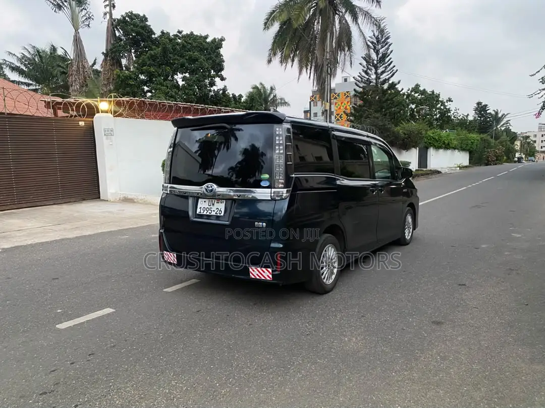 Toyota Voxy 2014 Black