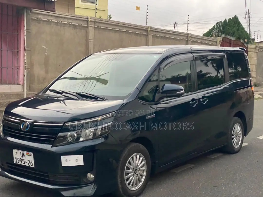 Toyota Voxy 2014 Black