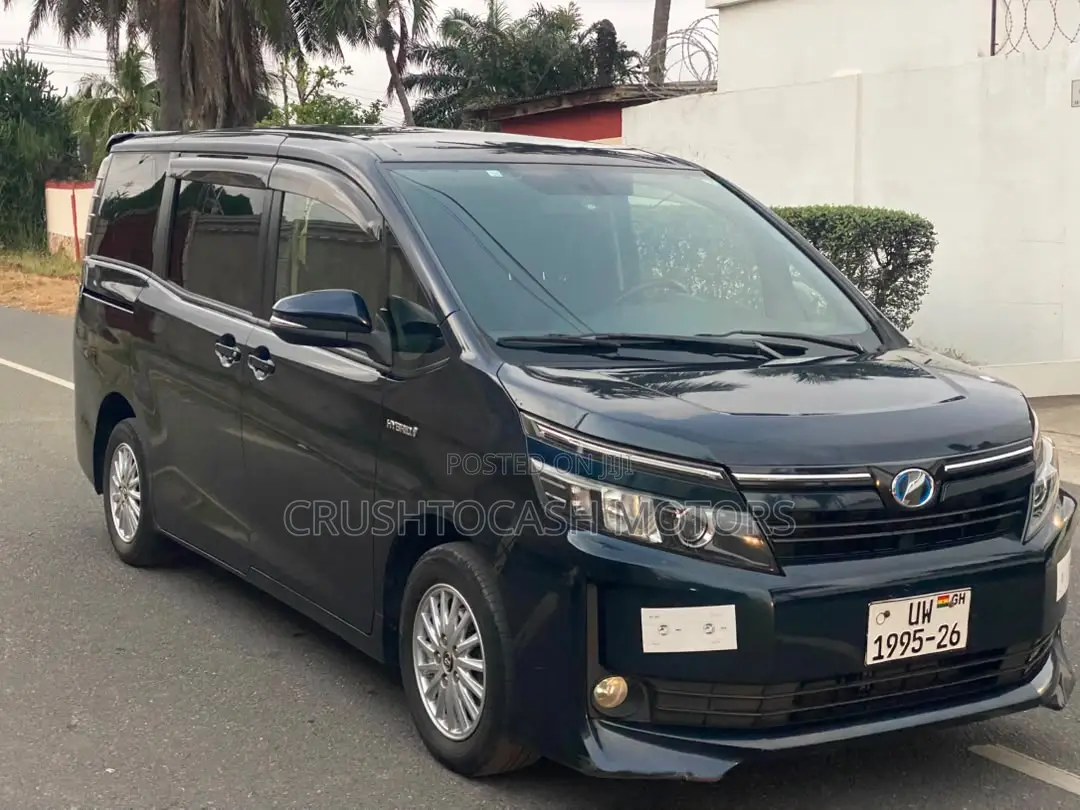 Toyota Voxy 2014 Black