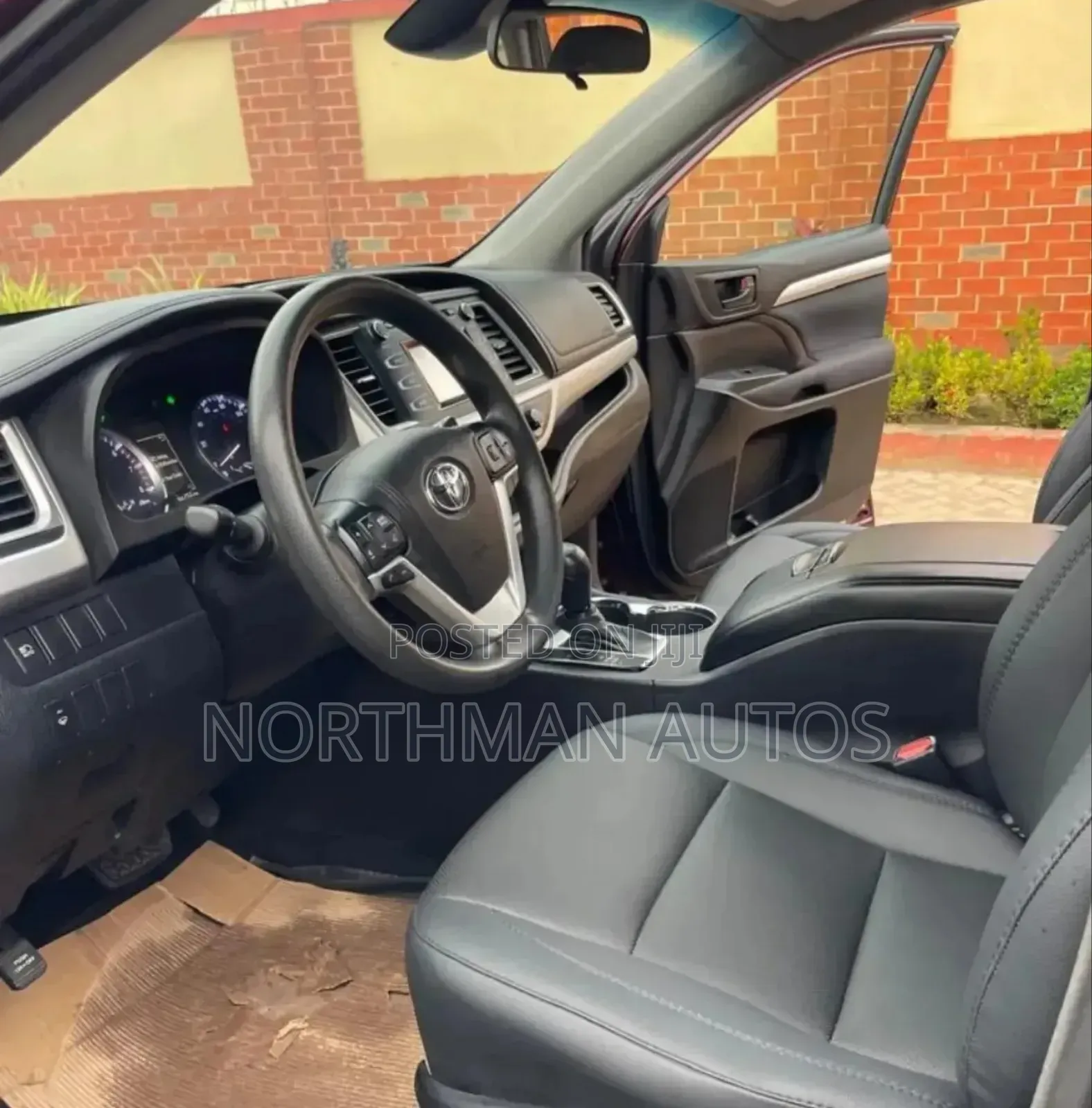 Toyota Highlander LE 4x2 (2.7L 4cyl 6A) 2018 White
