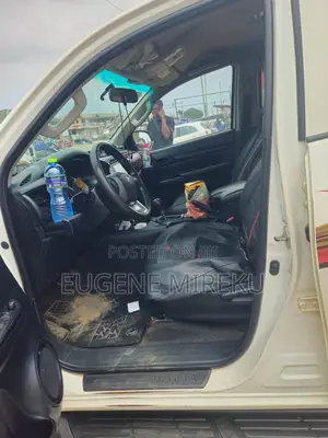 Toyota Hilux 2021 White