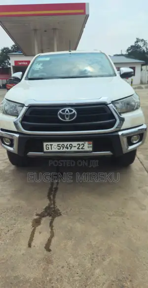 Toyota Hilux 2021 White