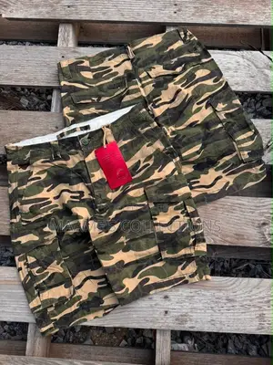 Trendy Men’s Utility Cargo Shorts – Multiple Designs