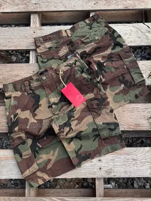 Trendy Men’s Utility Cargo Shorts – Multiple Designs