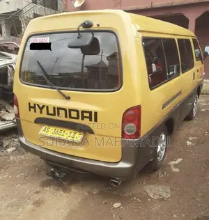 Hyundai H-100 2001 Yellow
