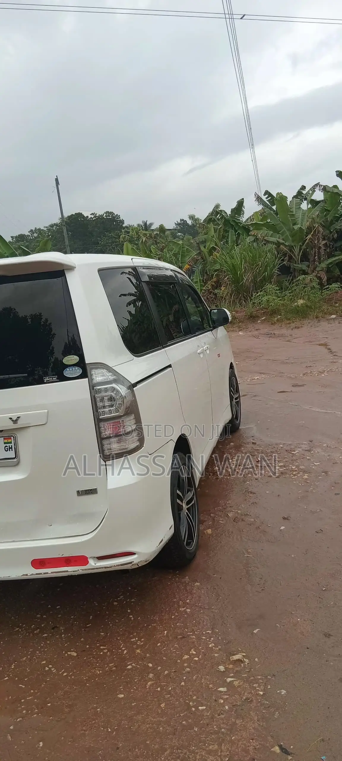 Toyota Voxy Z G's 2WD 8-Seater 2012 White