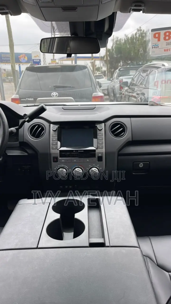 Toyota Tundra 2020 White