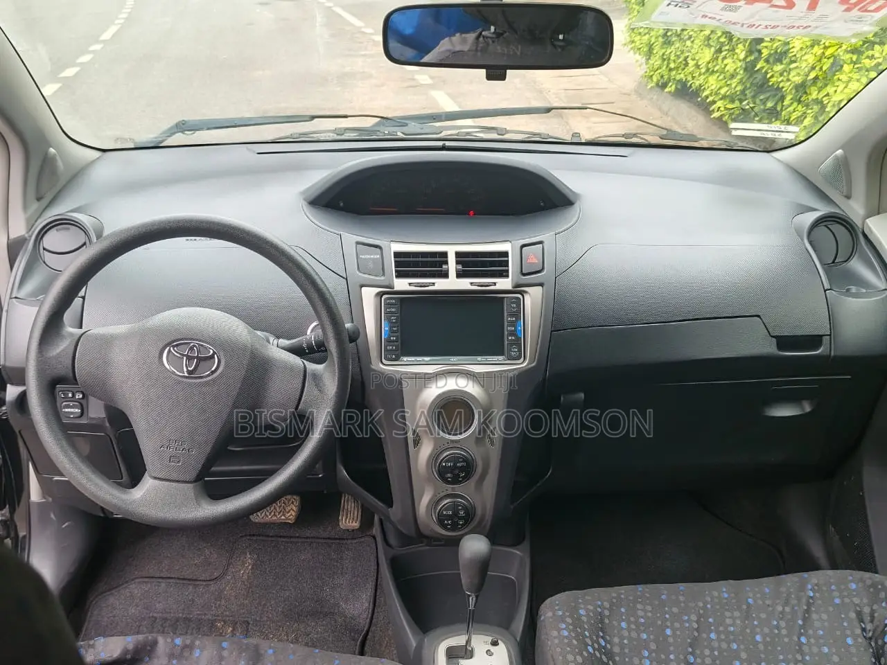 Toyota Vitz 2010 Black