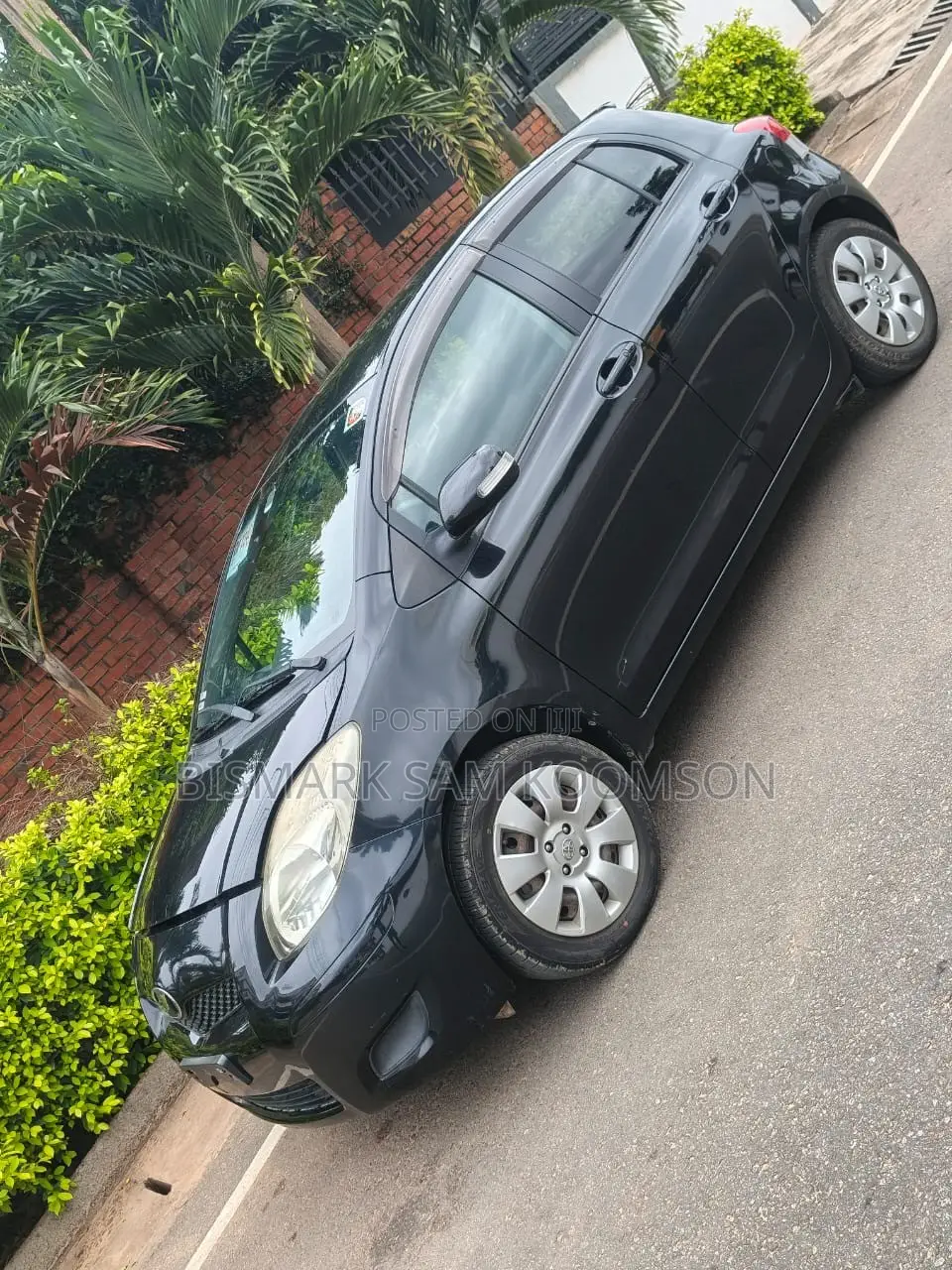 Toyota Vitz 2010 Black