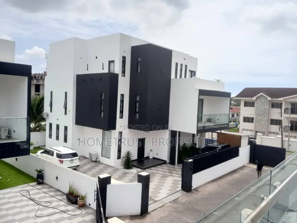 5bdrm Duplex in East Legon A&C Mall for sale
