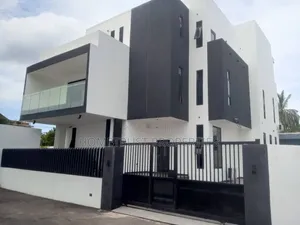 5bdrm Duplex in East Legon A&C Mall for sale