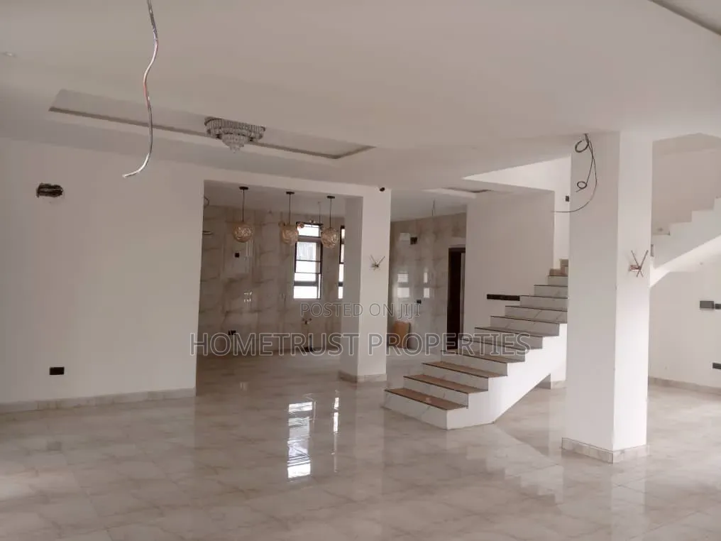 5bdrm Duplex in East Legon A&C Mall for sale