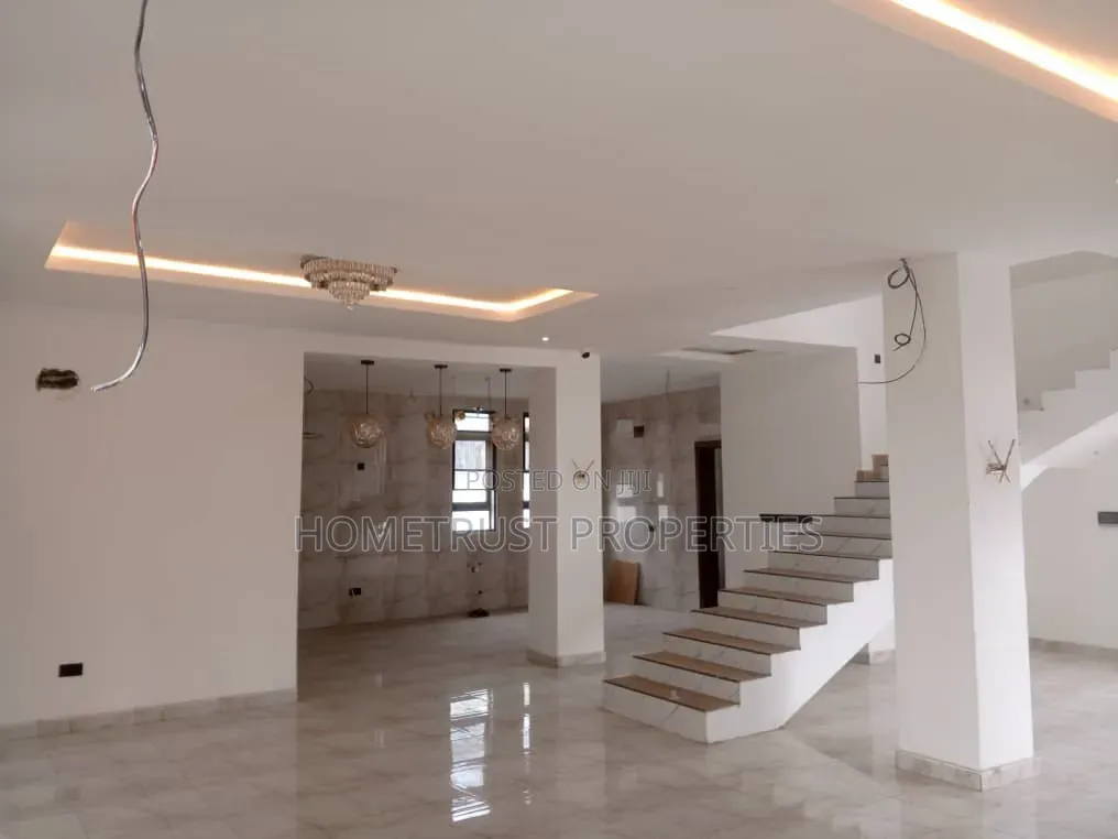 5bdrm Duplex in East Legon A&C Mall for sale
