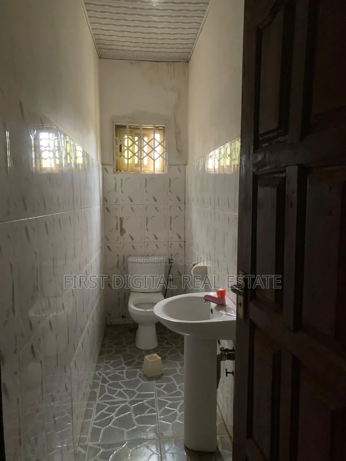 Chamber and Hall Self Contain for Rent at Redtop