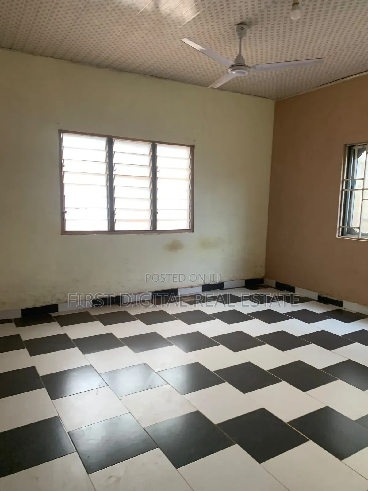 Chamber and Hall Self Contain for Rent at Redtop