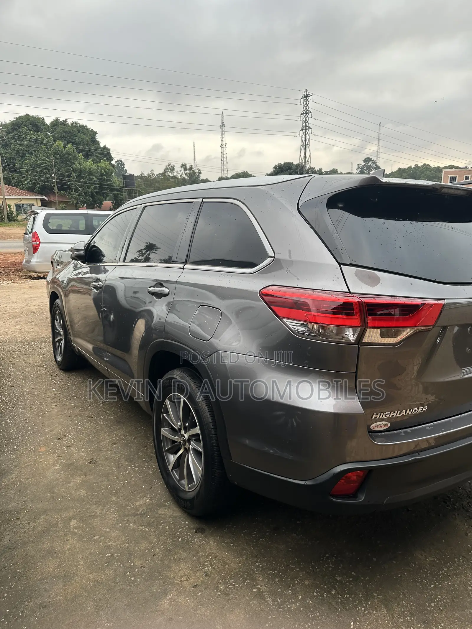 Toyota Highlander XLE 4x4 V6 (3.5L 6cyl 8A) 2018 Gray
