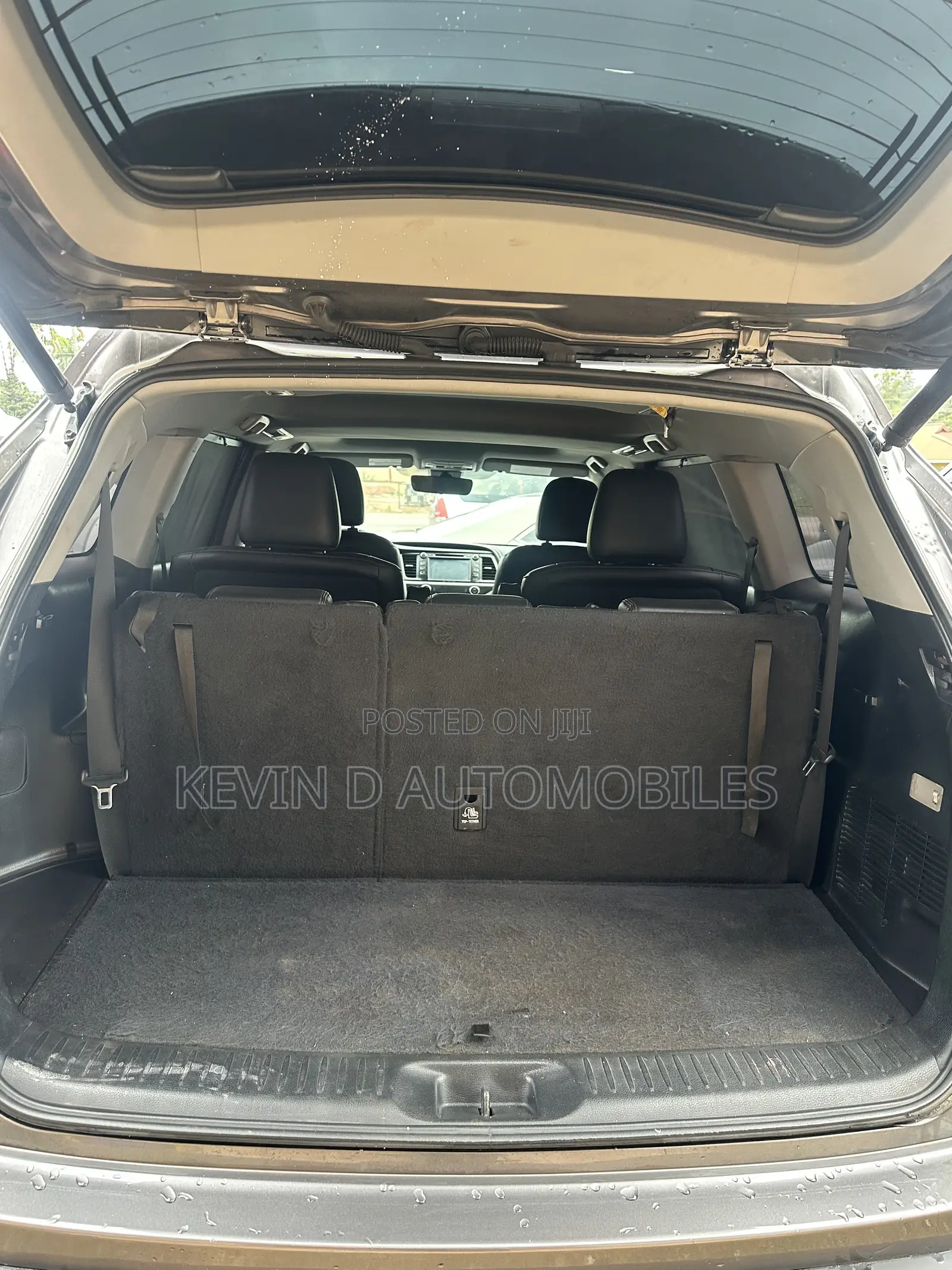 Toyota Highlander XLE 4x4 V6 (3.5L 6cyl 8A) 2018 Gray