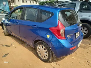 Nissan Versa 2014 Blue