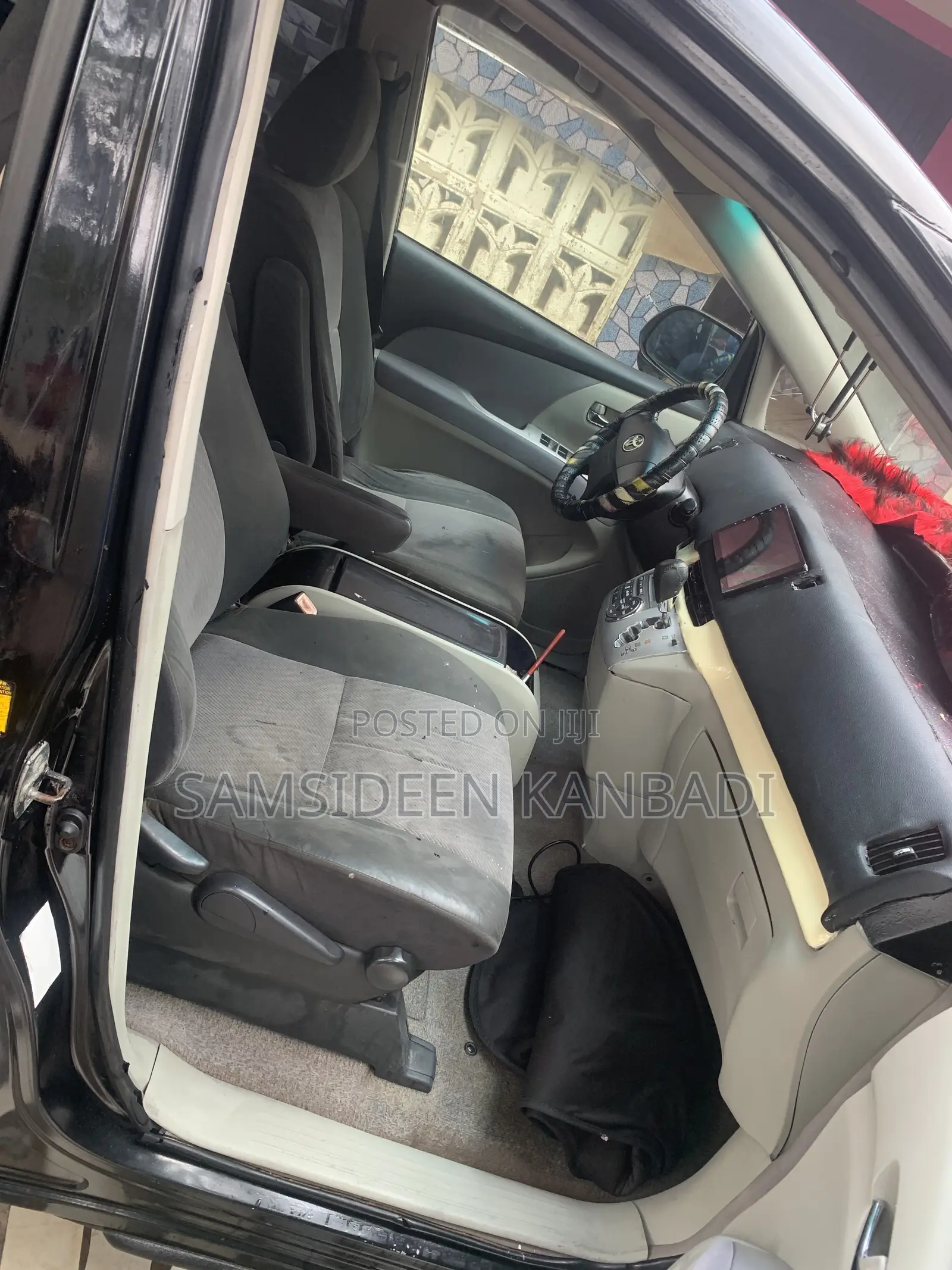 Toyota Estima 2012 Black