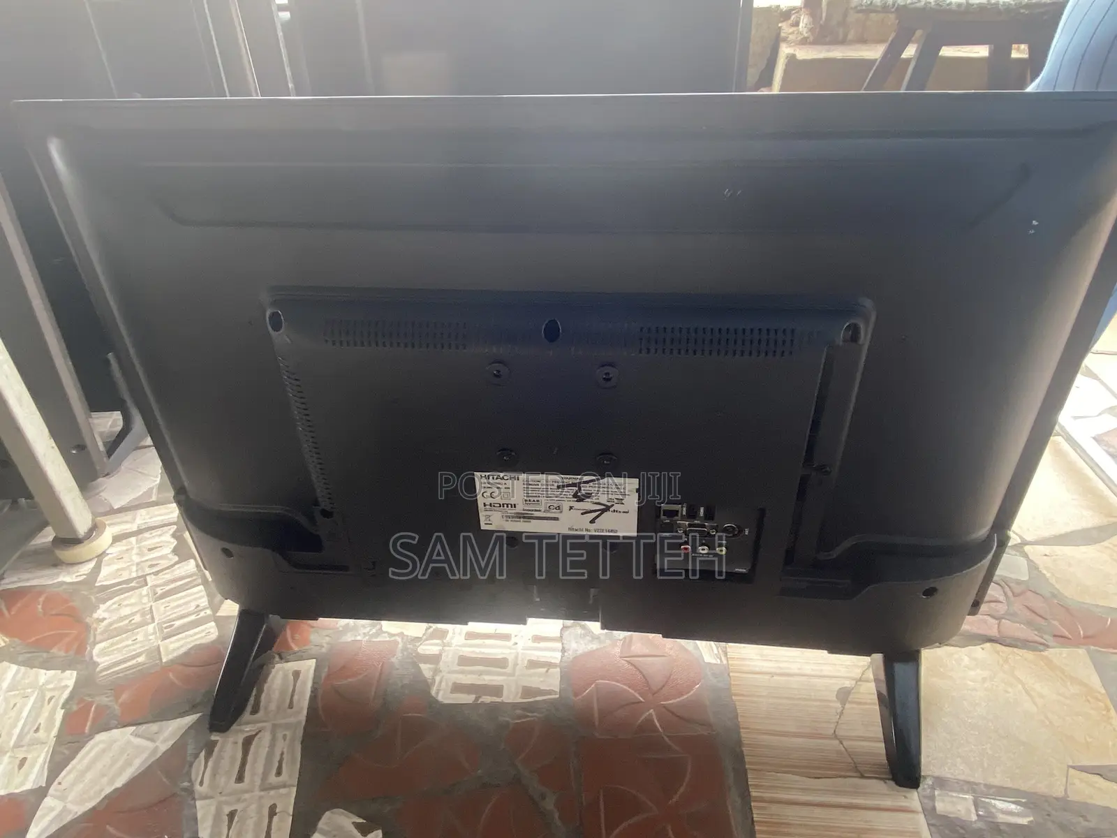 Neat Hatachi TV 32 Smart Full Hd