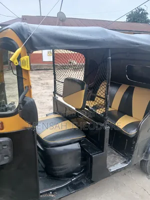 Bajaj RE 2022 Black