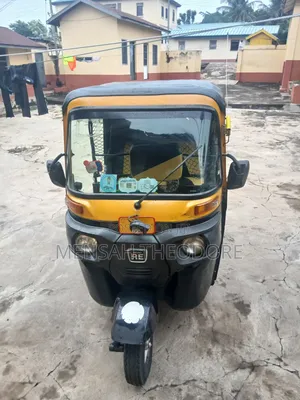 Bajaj RE 2022 Black