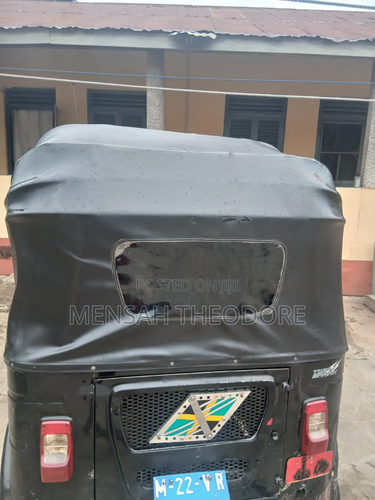 Bajaj RE 2022 Black