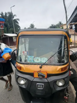 Bajaj RE 2022 Black