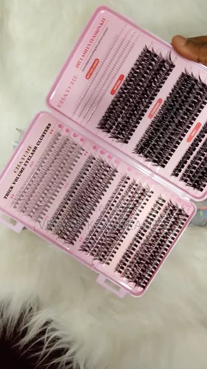 Cluster With Buttom Lashes