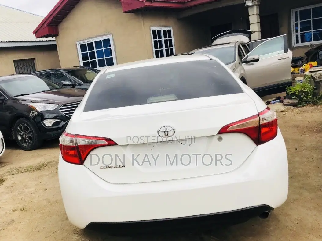 Toyota Corolla S Premium 4dr Sedan (1.8L 4cyl CVT) 2016 White