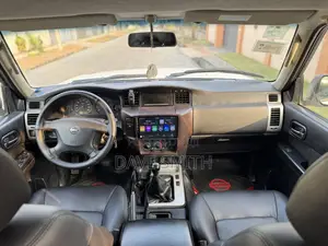 Nissan Patrol 4.8 2012 White
