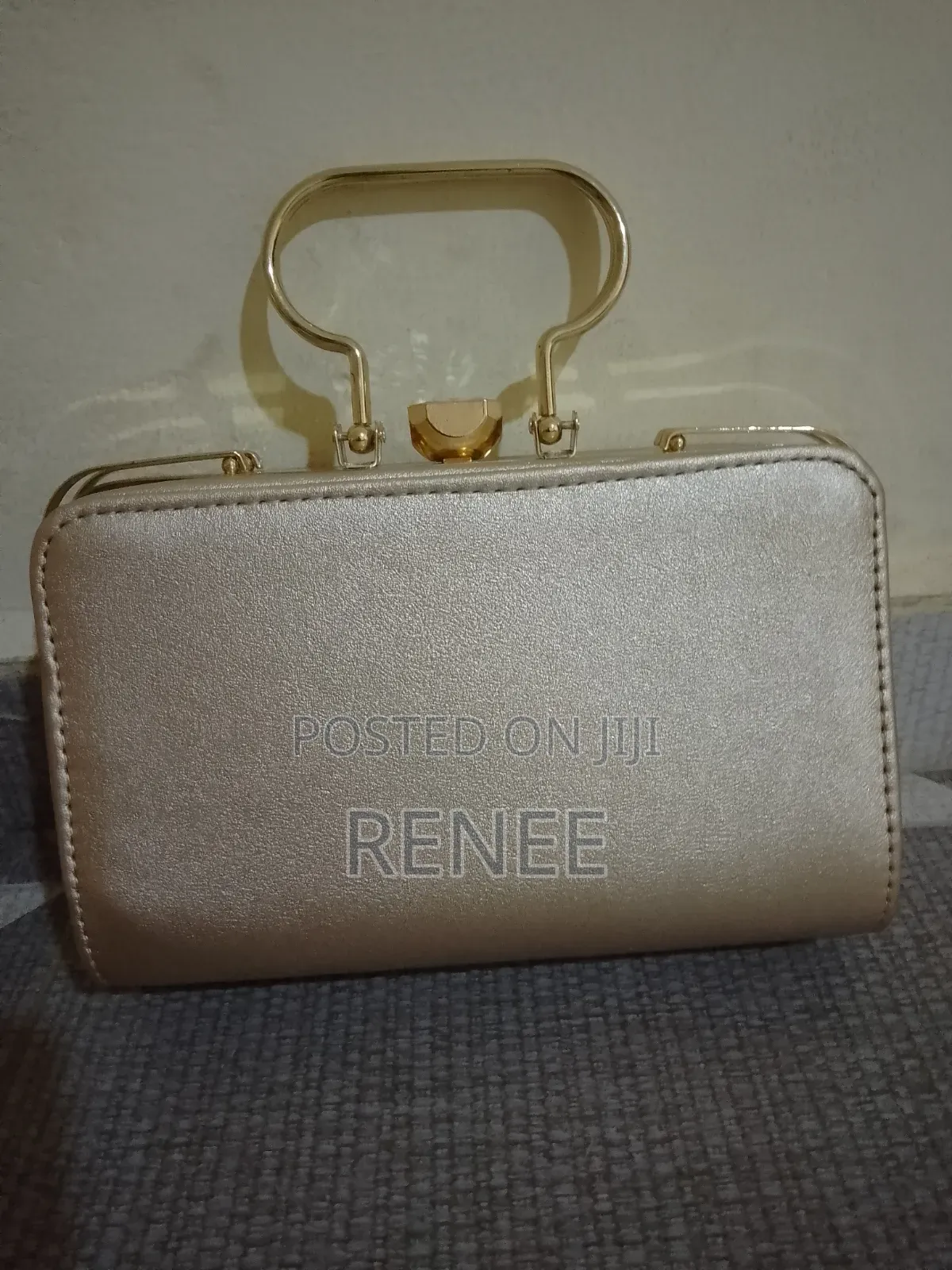 Gold Crystal Clutch Bag for All Occasions