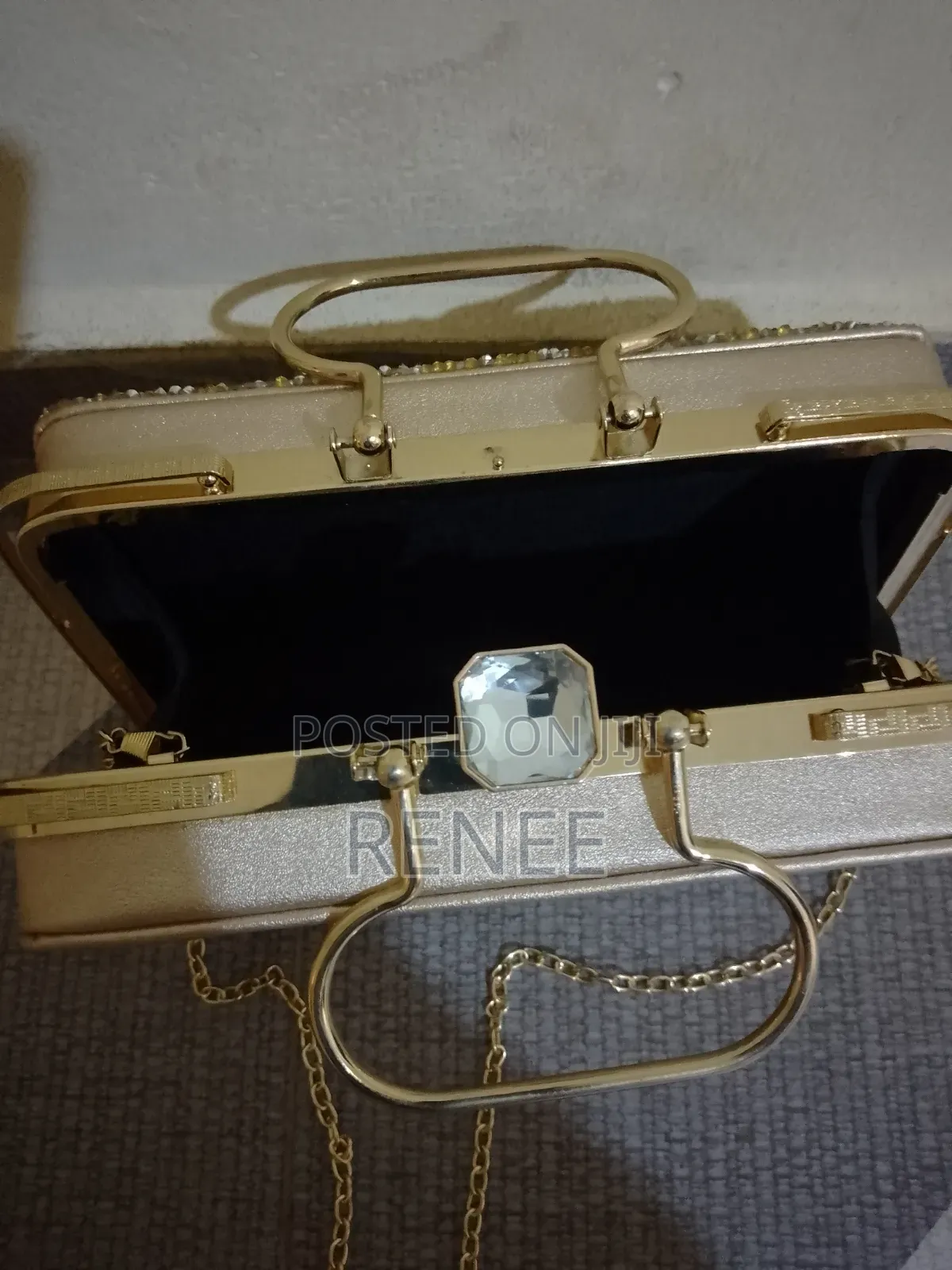 Gold Crystal Clutch Bag for All Occasions