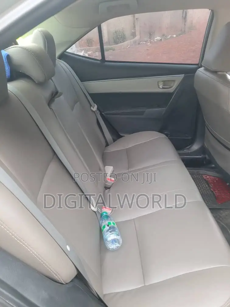 Toyota Corolla 2015 Gray