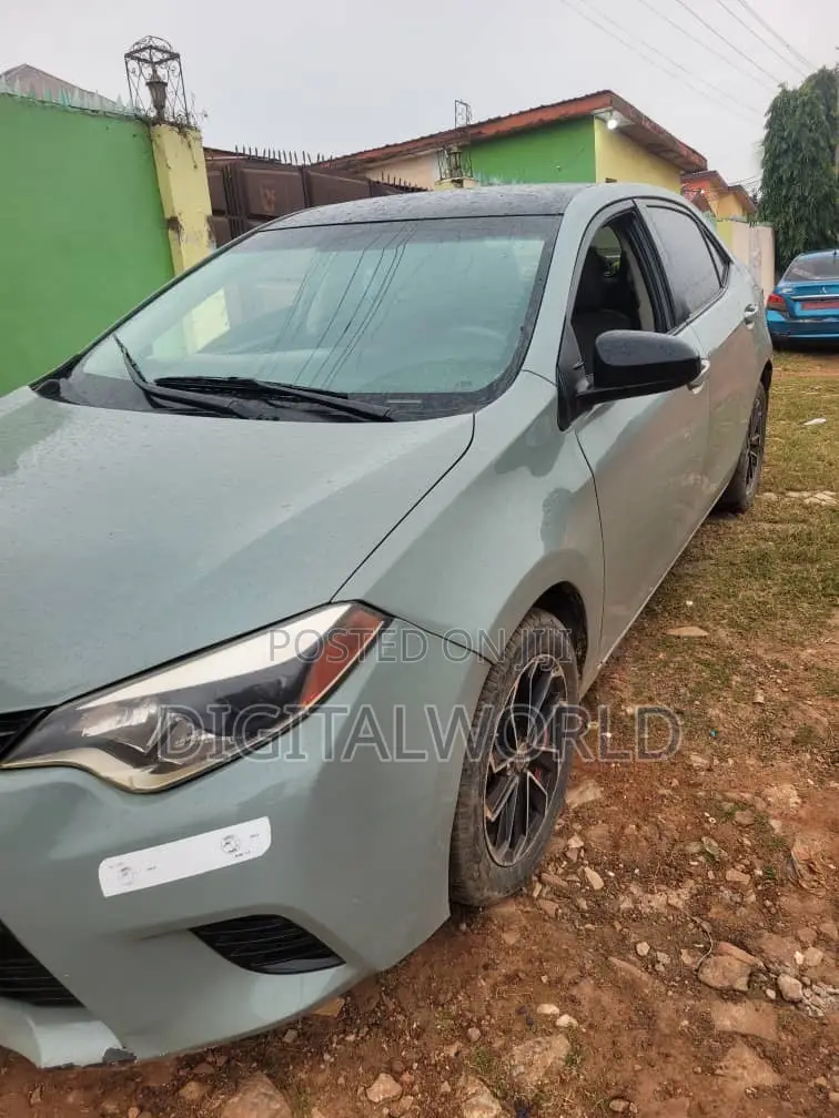 Toyota Corolla 2015 Gray