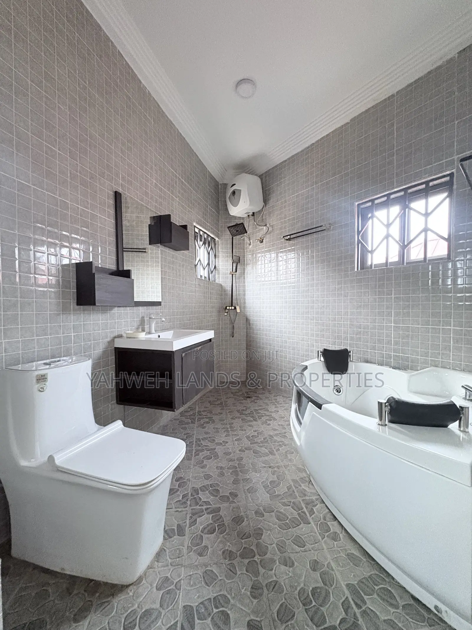 5bdrm Duplex in Akuaba Estate, Spintex for rent