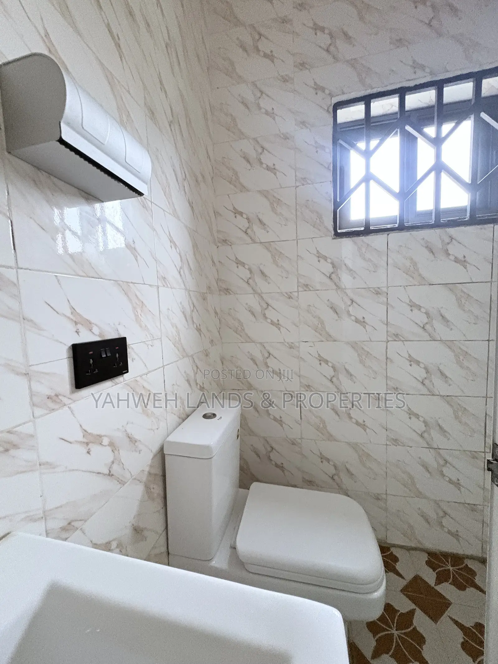5bdrm Duplex in Akuaba Estate, Spintex for rent