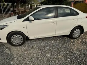 Toyota Yaris 2017 White